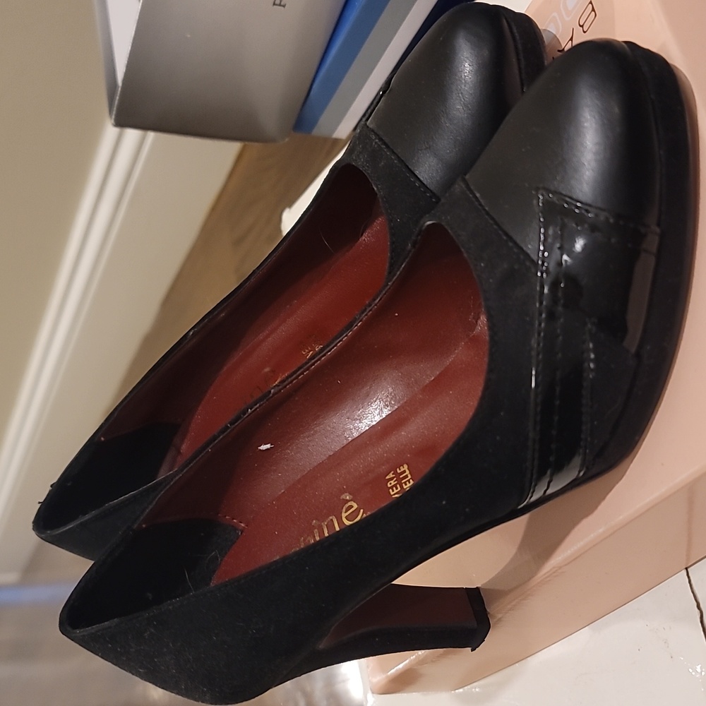 Womans black heels